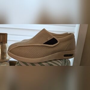 Youyun Orthopedic Slip on shoes
